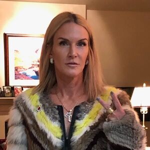 Meet your Posher, Elizabeth